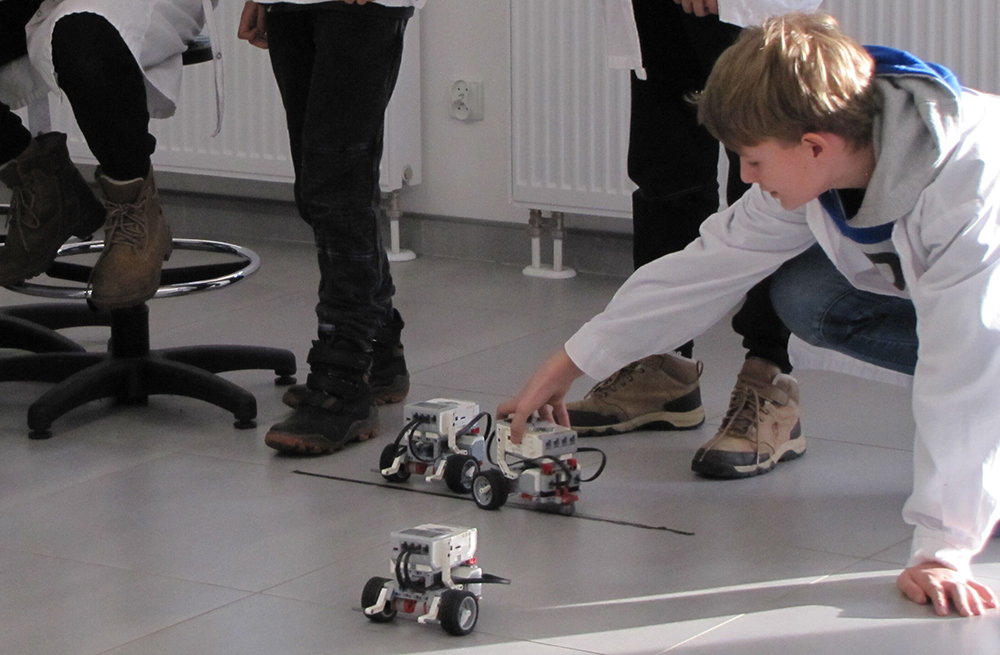 Warsztaty z projektowania, konstruowania i programowania robotów