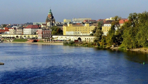 Dlaczego duże miasta rozwijają poprzednie strategie rozwoju, a małe piszą je od nowa?